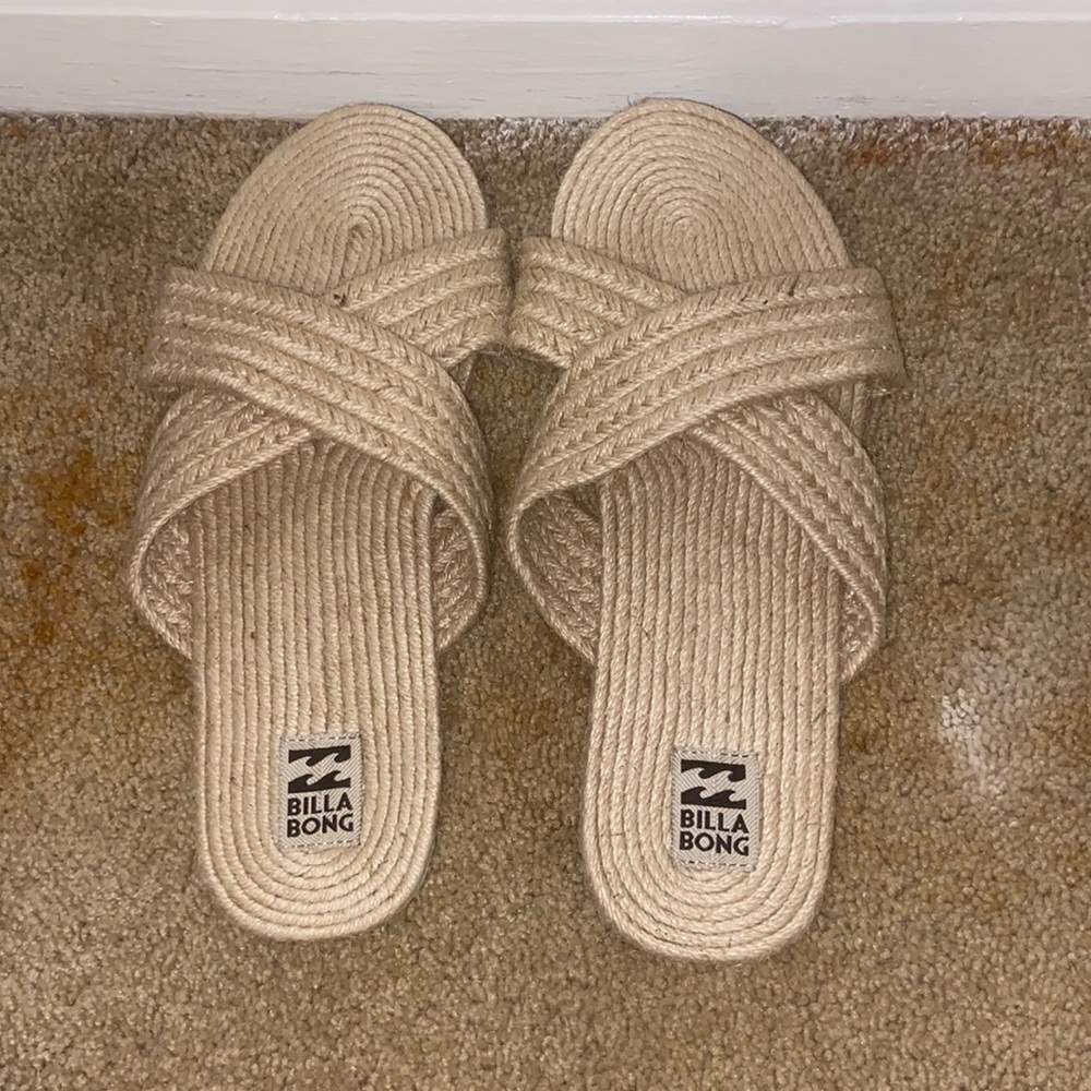 NWOT Billabong twine sandals women’s US10